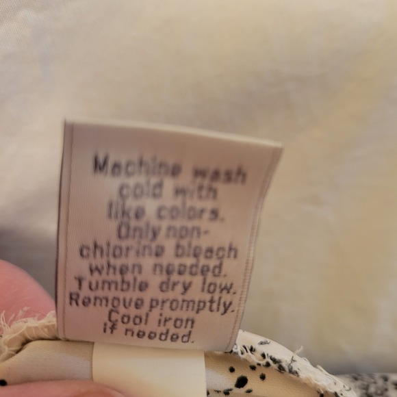 LC Lauren Conrad XL Blouse Cream Black Floral Longsleeve Sheer Button Up - Picture 12 of 16